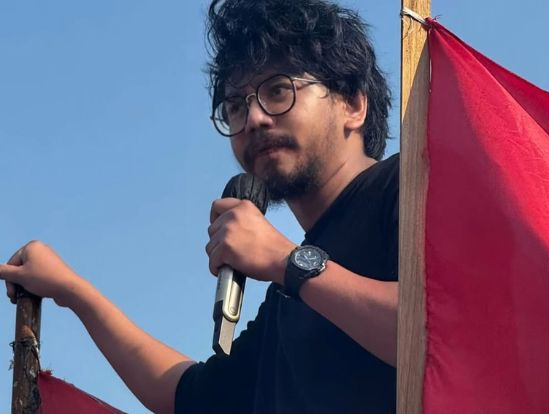 Siapa Ferry Irwandi? Influencer dan Narator Digital yang Menyuarakan Suara Rakyat