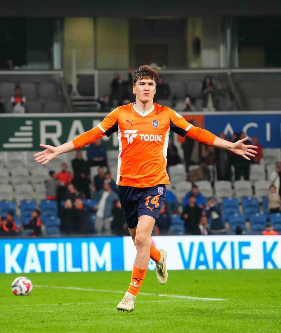 Istanbul Basaksehir Menang Dramatis atas Kocaelispor Lewat Gol Penalti di Menit Akhir