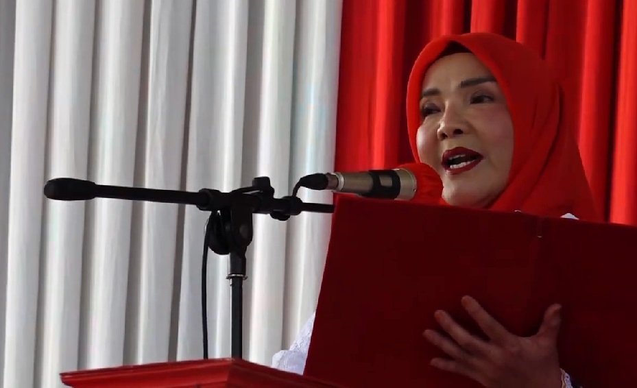 Wali Kota Eva Dwiana Baca Puisi 'Ibu' Bentuk Cinta ke Orang Tua