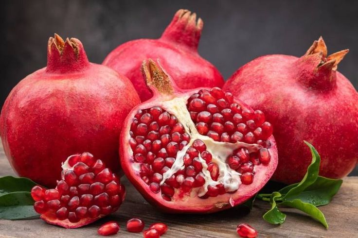 Buah Delima: Si Merah Segar Kaya Antioksidan