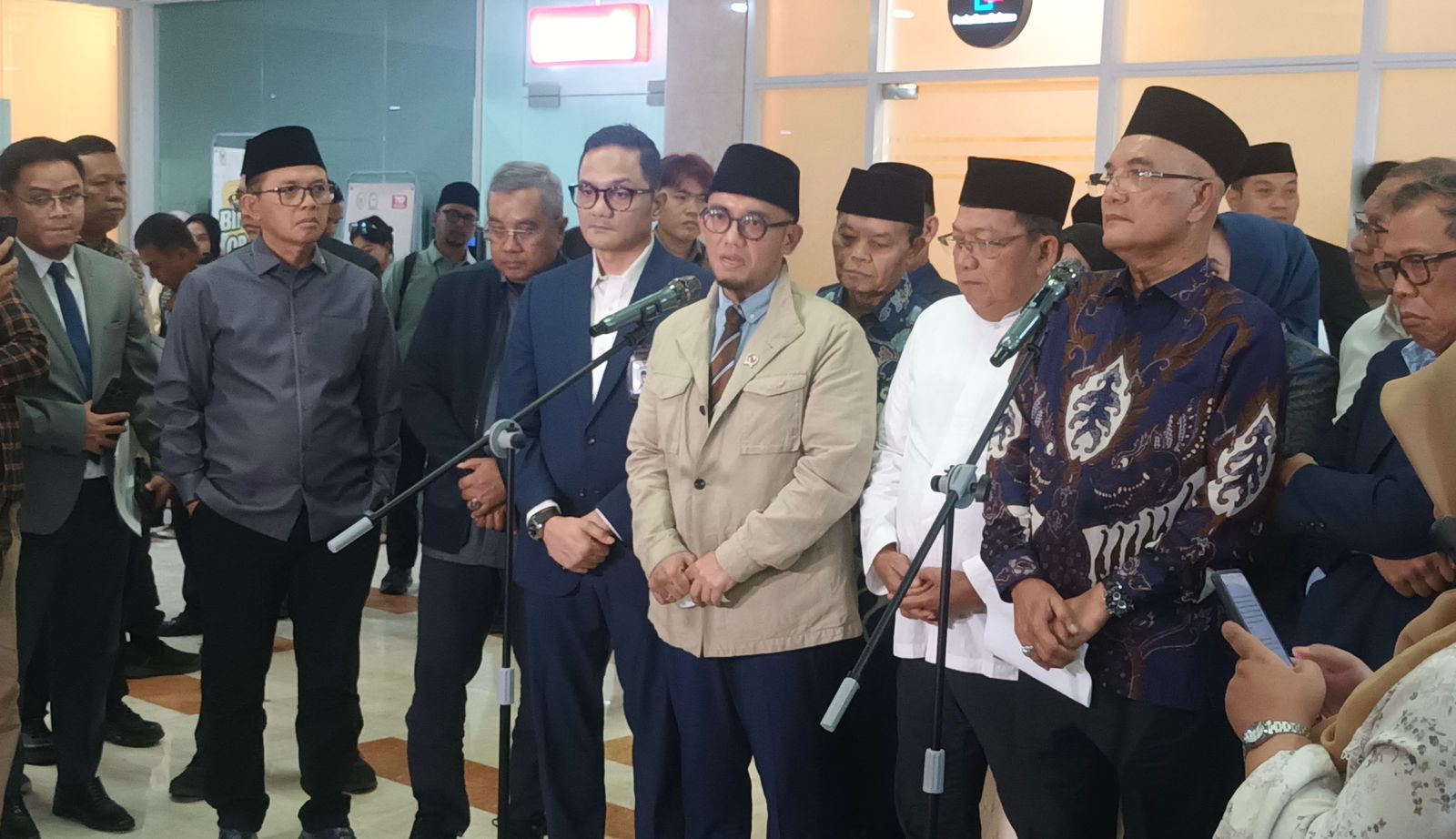 DPR dan Kemenhaj Sepakat Turunkan Biaya Haji 2026 Jadi Rp87,4 Juta, Jemaah Tanggung Rp54 Juta