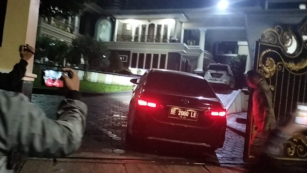 Kejati Geledah Rumah Mewah Eks Bupati Pesawaran, Usut Korupsi Proyek SPAM Rp 8 Miliar