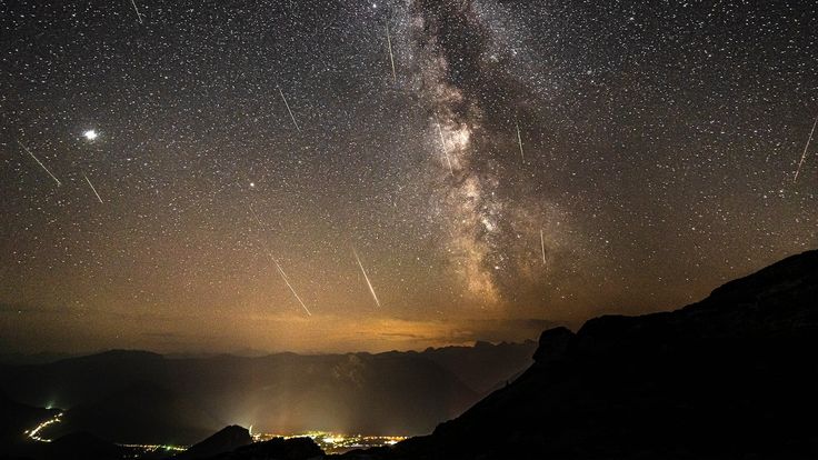 Malam Puncak Hujan Meteor Orionid, 10 Fakta Menarik Tentang Komet Halley