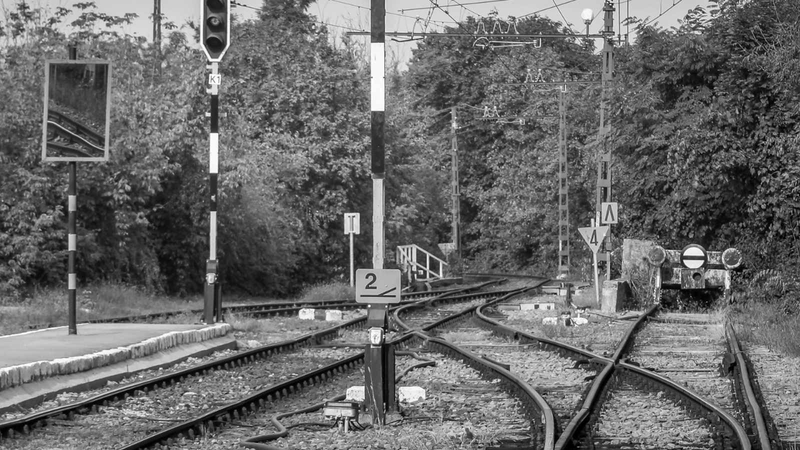 Wanita Tertabrak Kereta di Kembangan, KAI Imbau Warga Waspada di Perlintasan