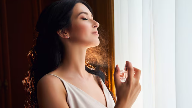 Tak Hanya Pakaian, Ini Cara Memilih Parfum yang Sesuai dengan Gaya Busana