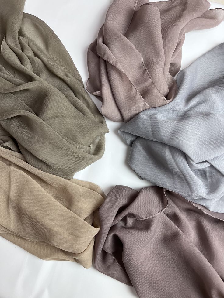 Cara Merawat Hijab Viscose Agar Tetap Lembut, Tidak Kusam, dan Tahan Lama