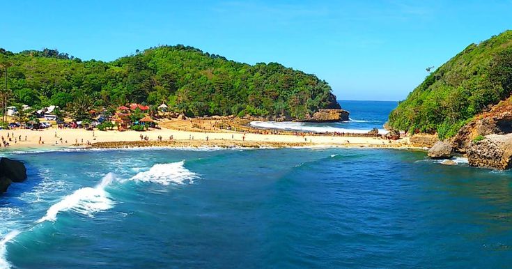 Eksplorasi Alam Indonesia: Dari Pantai hingga Pegunungan yang Lagi Tren