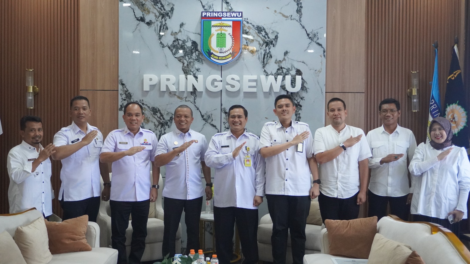 Kantor Pertanahan Pringsewu Serahkan 90 Sertipikat Hak Pakai Aset Pemda