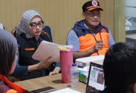 OMC Lampung Dihentikan karena Tak Ada Awan Potensial, Pemadaman Way Kambas Berlanjut