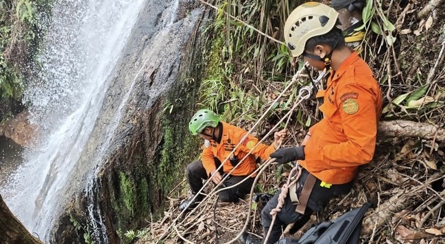 Wisatawan Terseret Arus Air Terjun Robo Harau Ditemukan Meninggal Dunia