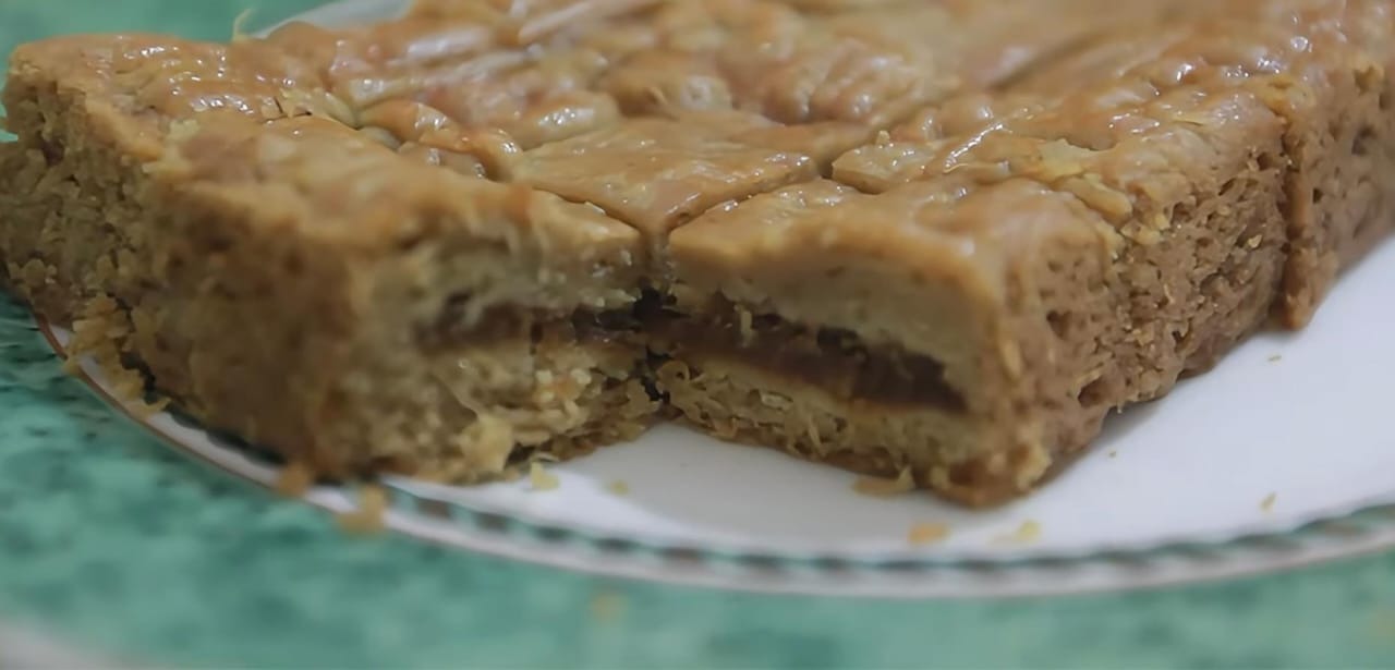 Begini Proses Pembuatan Buak Tat: Kue Tart Tradisional Khas Lampung