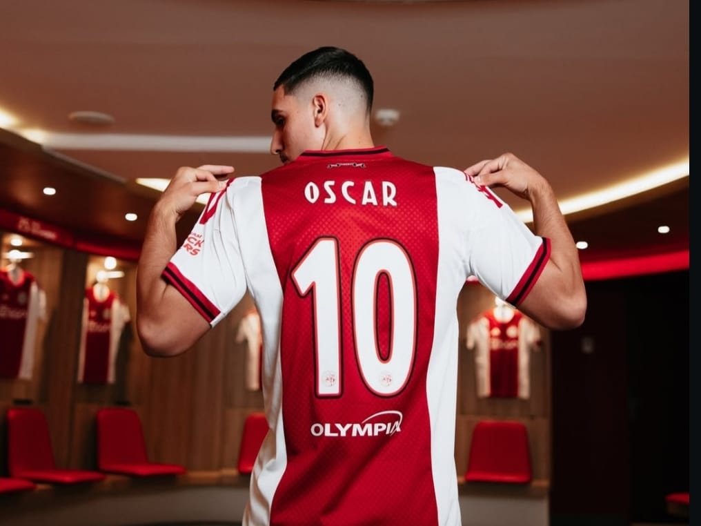 Ajax Resmi Datangkan Oscar Gloukh dari RB Salzburg dengan Kontrak Jangka Panjang