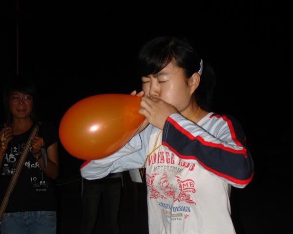 Kenapa Rahang Terasa Sakit Setelah Meniup Balon? Ini Penjelasannya