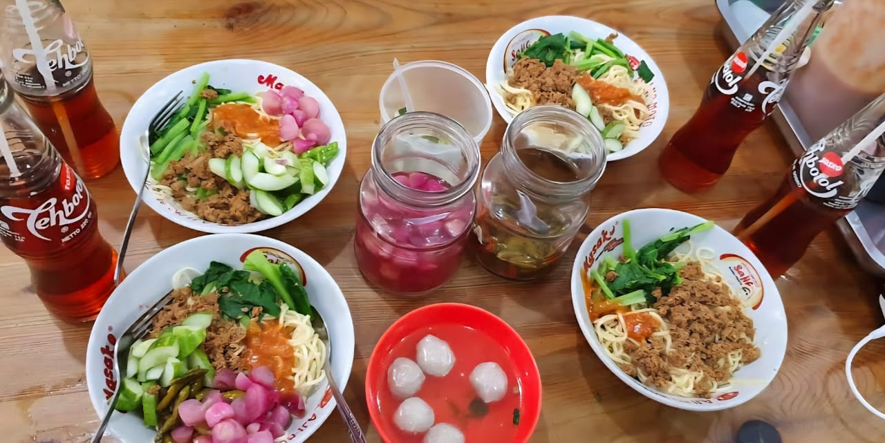 Mie Ayam Koga: Sajian Legendaris Asli Lampung yang Masih Eksis Sampai Sekarang