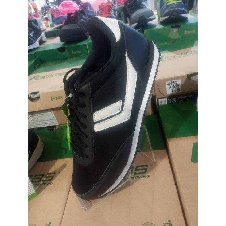 Lima Rekomendasi Sepatu untuk Sekolah Dasar: Nyaman, Tahan Lama, dan Stylish