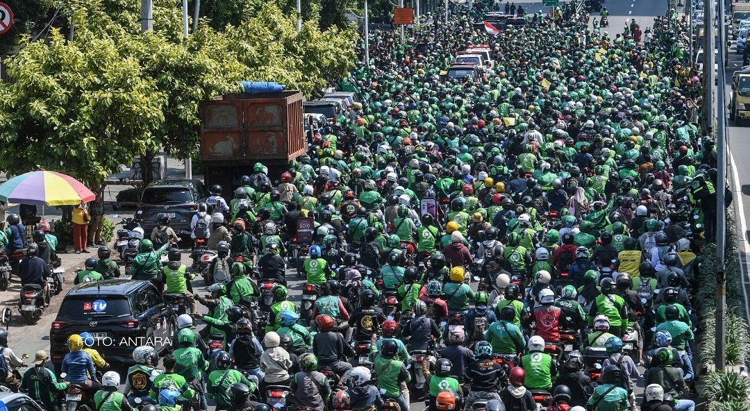 Ribuan Driver Ojol Demo di Jakarta Hari Ini, Tuntut Aturan Pemesanan Jelas & Tarif Adil 