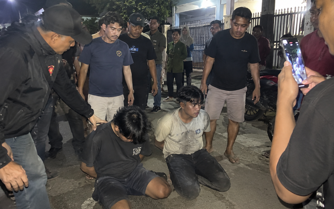 Diduga Begal, Dua Pria Diamankan Warga di Perumahan KSB Bekasi