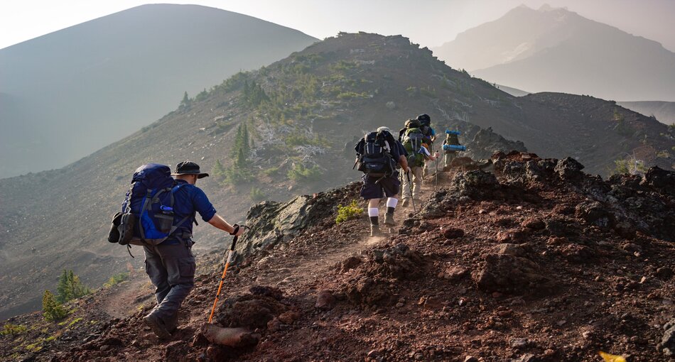 Bukan Jalan-Jalan Biasa. Perhatikan 5 Hal Ini Sebelum Mendaki Gunung.