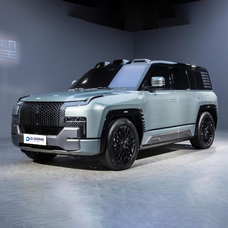 Uji Kekuatan BYD Yangwang U8L: Pohon Raksasa Jadi “Benda Uji”