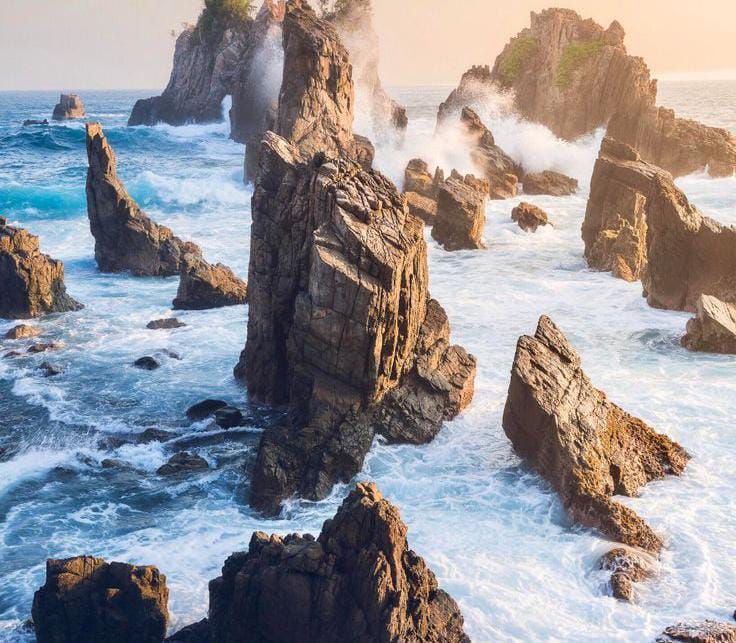 Pesona Memukau Pantai Gigi Hiu Lampung, Keindahan yang Menantang untuk Dijelajahi