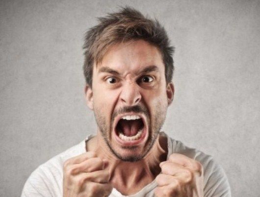 Bukan Pencitraan, Ini Alasan Orang Bisa Ramah di Luar tapi Emosional di Rumah