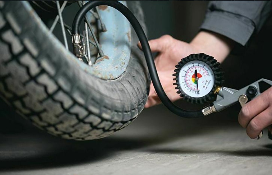 Berapa Tekanan Angin Ban Motor yang Ideal? Ini Standar untuk Motor Matic dan Sport