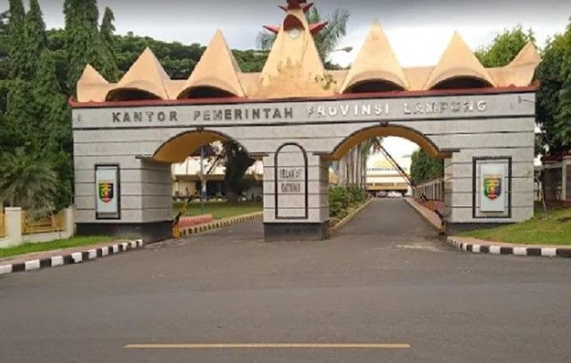 Pemprov Lampung Bagikan Stiker Barcode Demi Kelancaran Pajak