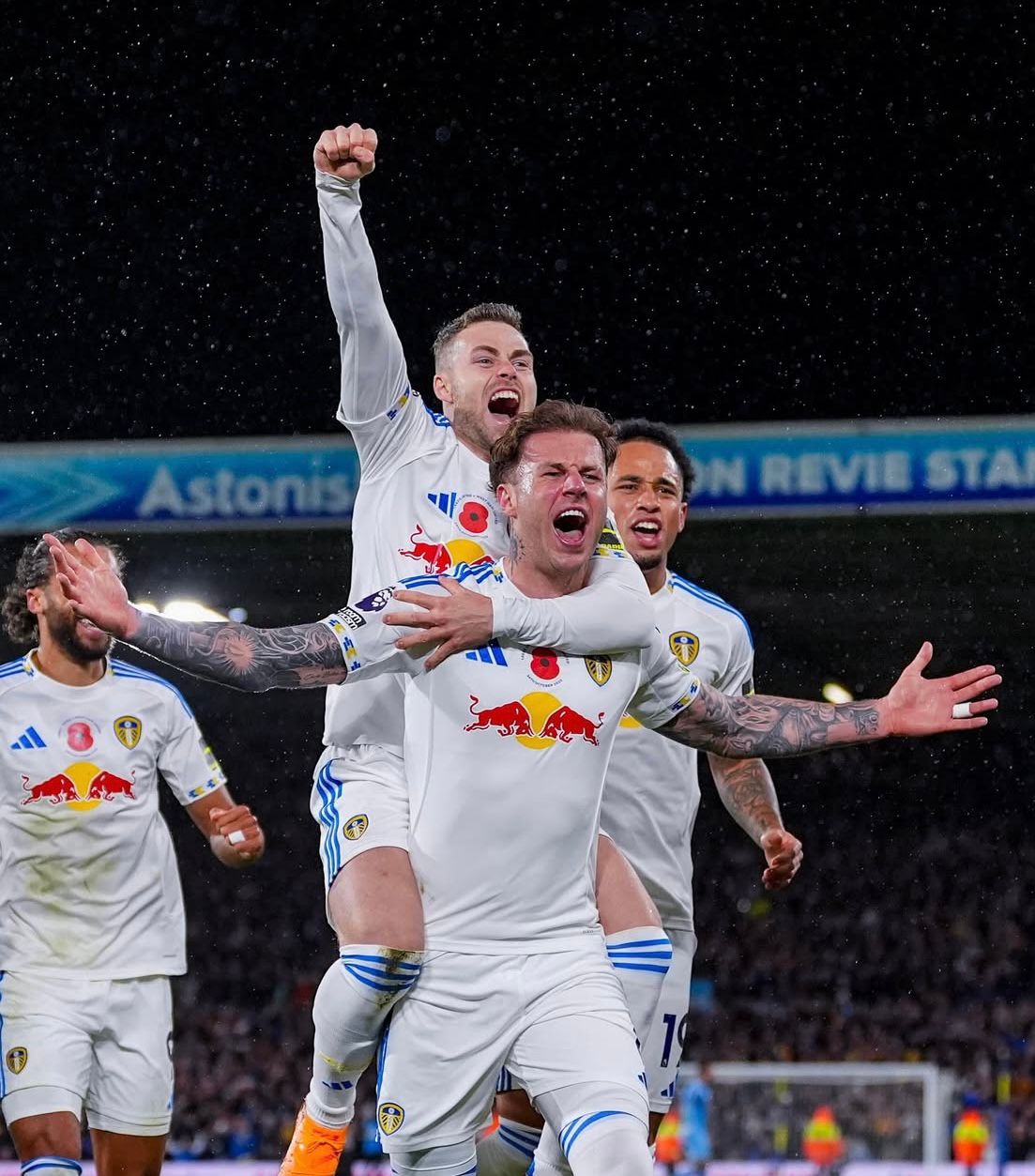 Leeds Bungkam West Ham 2-1: Aaronson Buka Gol Cepat, Rodon Jadi Penentu Kemenangan