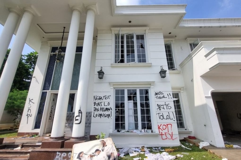 Pasca Dijarah, Begini Kondisi Rumah Uya Kuya dan Barang yang Tersisa