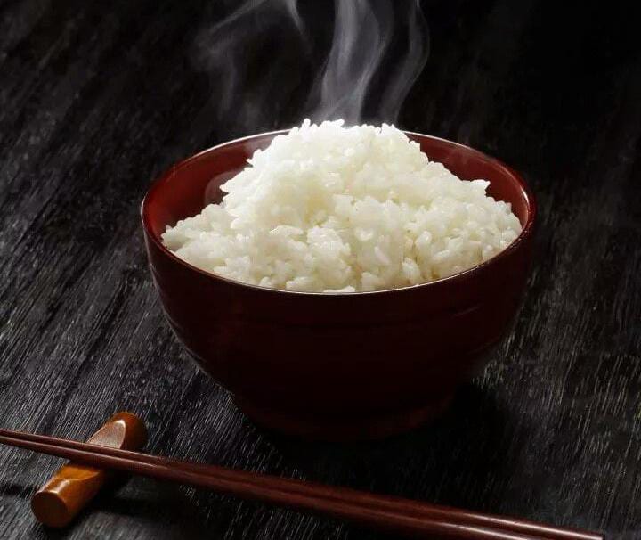 Dampak Tersembunyi Makan Nasi Panas, Lindungi Gigi Anda Terutama di Usia Lanjut