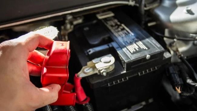 Cara Mudah Mengetahui Aki Mobil Lemah atau Masih Prima