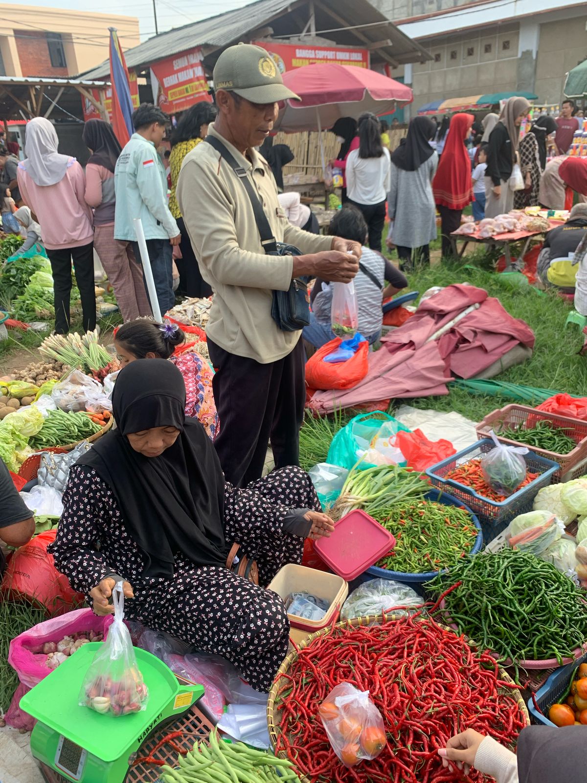 Pasar Rabu Kampung Baru, Tempat Belanja Mingguan  Mahasiswa di Bandar Lampung