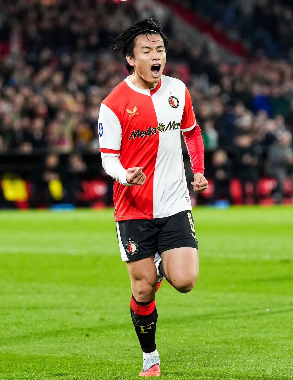 Feyenoord Dominan di De Kuip, Ayase Ueda Borong Dua Gol Saat Lumat FC Volendam 3-1
