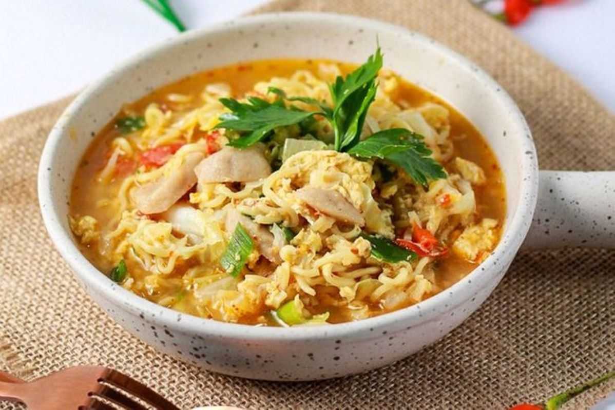 Jarang Diperhatikan! Ini 9 Makanan yang Sebaiknya Tidak Dikonsumsi Berbarengan dengan Mi Instan