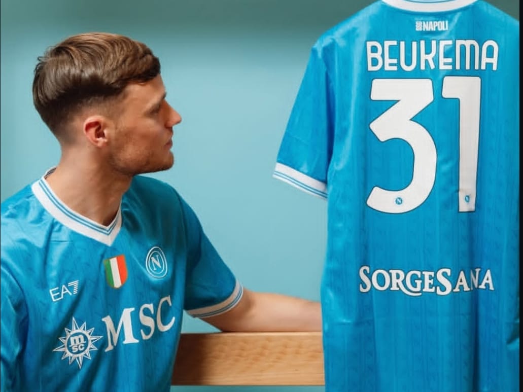 Napoli Resmi Gaet Sam Beukema dari Bologna, Perkuat Lini Belakang Jelang Musim Baru