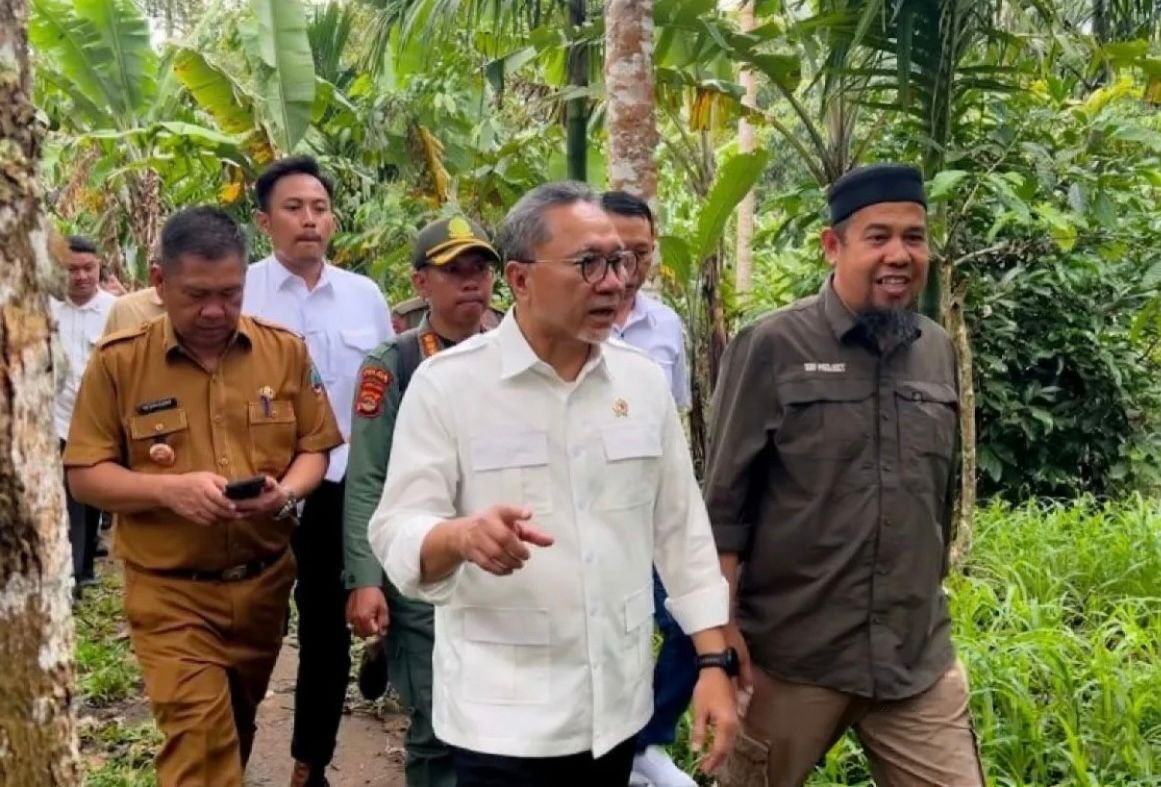 Zulkifli Hasan Ajak Petani Lampung Selatan Jaga Hutan Lindung untuk Cegah Risiko Bencana