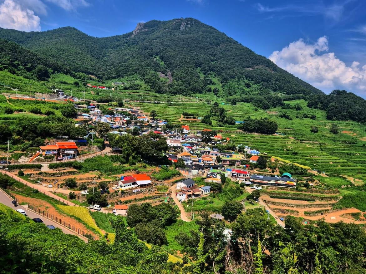 Desa Namchang di Korea Selatan Mendadak Ramai Berkat Lokasi Syuting Film Hope