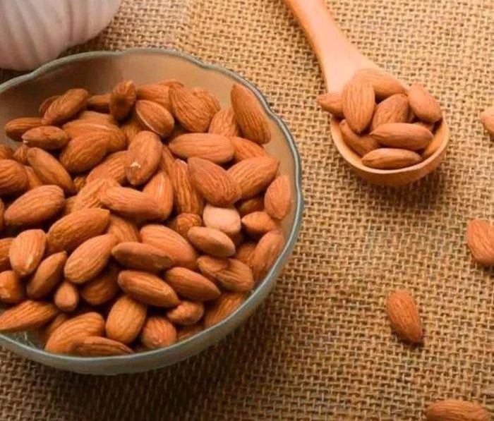 Segenggam Kacang Almond, Segudang Manfaat untuk Tubuh