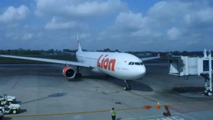 Cuaca Buruk, 184 Penumpang Pesawat Transit di Palembang, Dini Hari Mendarat di Lampung