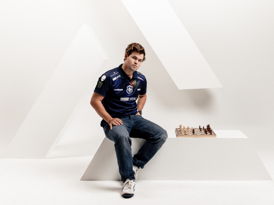 Masih Tak Terkalahkan di Usia 34, Magnus Carlsen Tak Terbendung di EWC Chess 2025