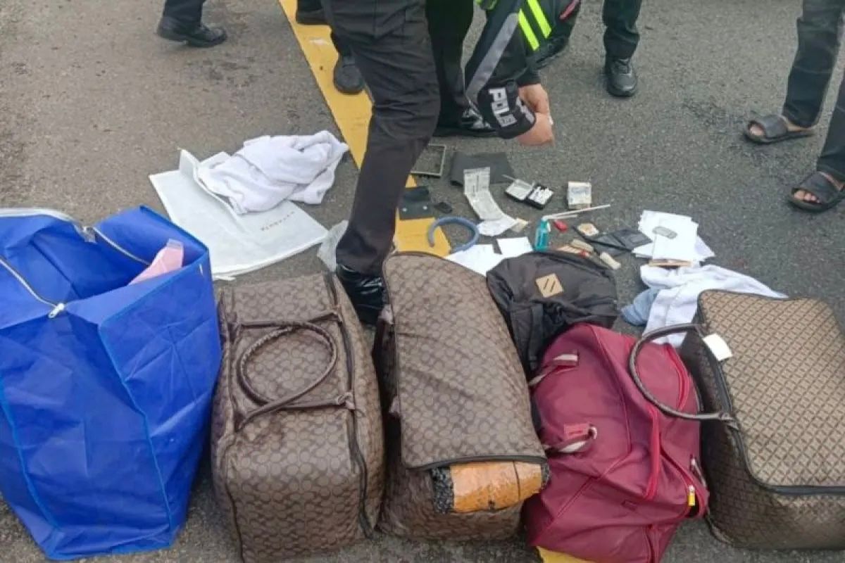 Lencana Polri Ditemukan di Mobil Pembawa 75.000 Ekstasi, Polda: Bukan Identitas Pelaku