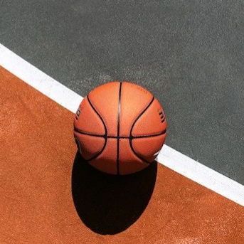 Rekomendasi Sepatu Basket Lokal Indonesia: Kualitas Lokal, Performa Maksimal