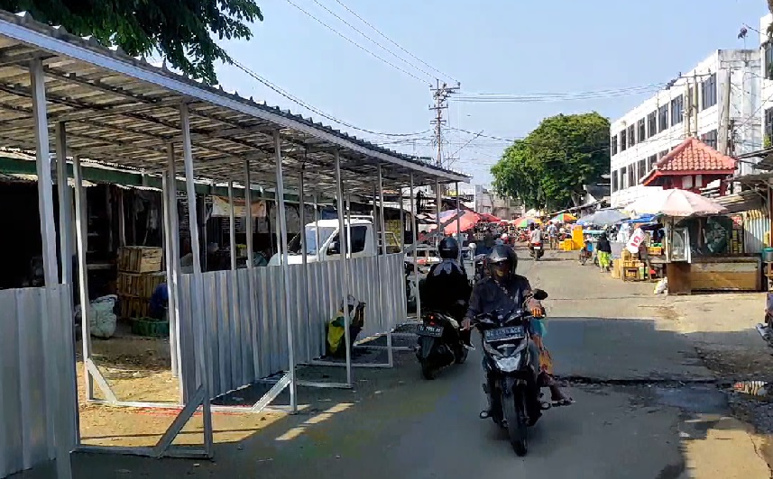 Relokasi Mulus, Revitalisasi Pasar Pasir Gintung Macet