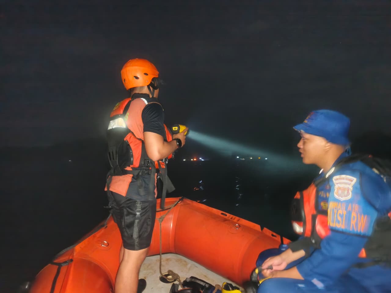 Pelajar Asal Tanggamus Ditemukan Setelah Terseret Arus di Pantai Teba