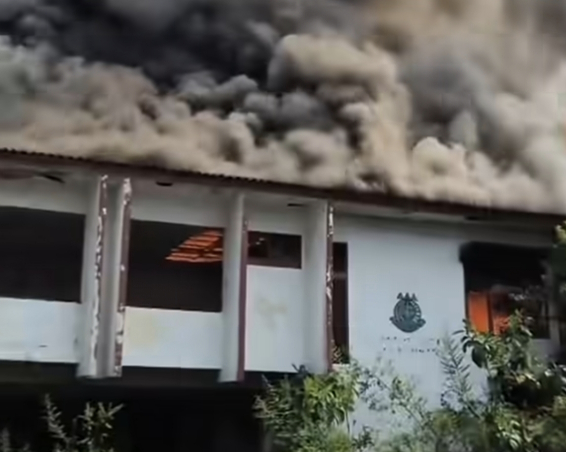 Gedung Bekas Kantor Kejari Bandar Lampung Terbakar, Diduga Akibat Bakar Sampah