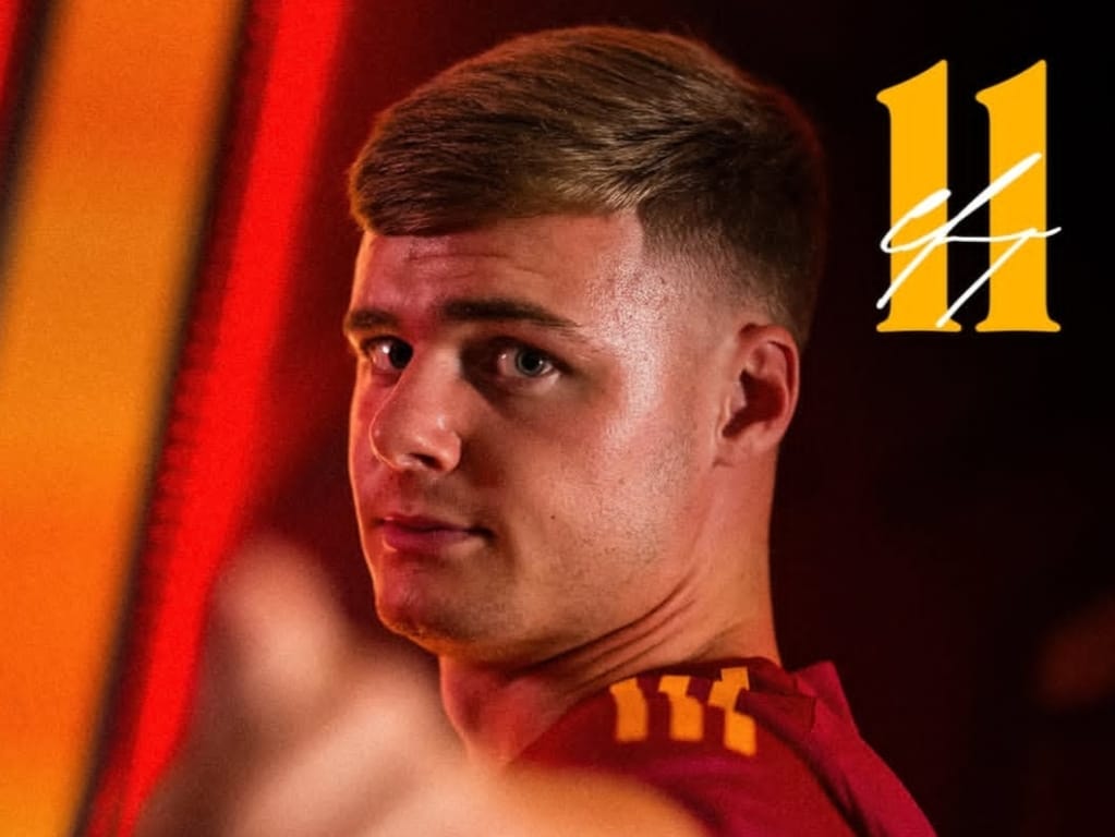Evan Ferguson Resmi Bergabung ke AS Roma: Striker Muda Irlandia Jadi Proyek Masa Depan 