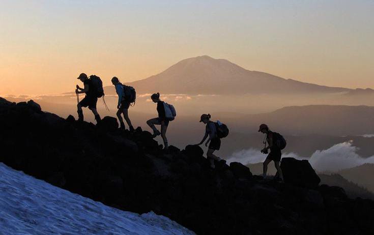 Pendakian Gunung, Manfaat untuk Healing dan Pentingnya Kesiapan Fisik