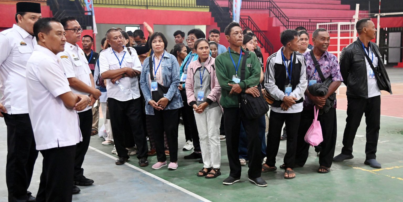 Pemkab Lampung Selatan berangkatkan 90 peserta wisata rohani lintas agama