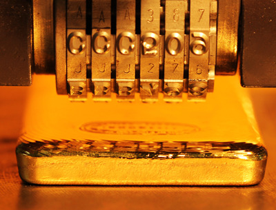 Sehari Naik Dua Kali, Harga Emas Melesat Tembus Rp1,975 Juta per Gram 