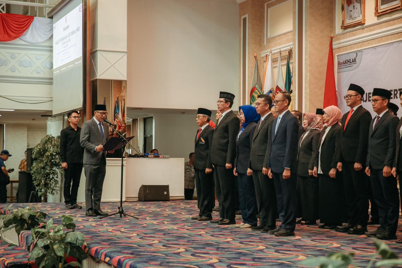 Sinergi Pemerintah dan Akademisi Diperkuat, Gubernur Rahmat Mirzani Kukuhkan MPRD Lampung 2025-2030